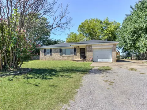 517 SE 3rd St, Lexington, OK 73051