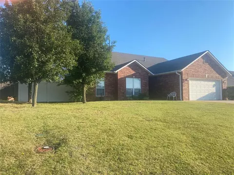 1402 Berkshire Pl, Shawnee, OK 74804