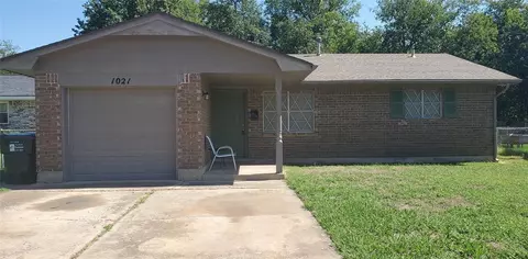 1021 Mobile Cir, Norman, OK 73071