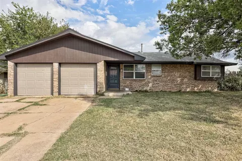 101 SW 11th St, Moore, OK 73160
