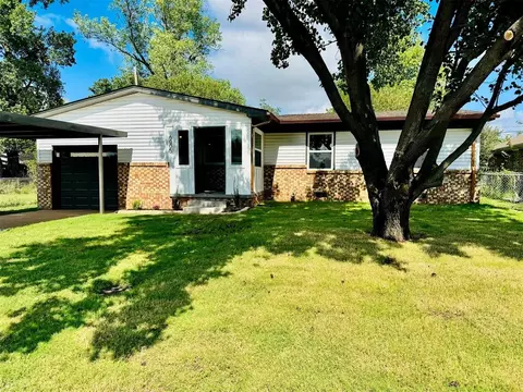 6005 SE 6th St, Midwest City, OK 73110