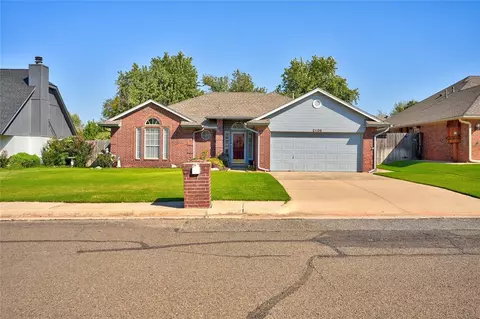 2109 Summer Oak Dr, Edmond, OK 73013