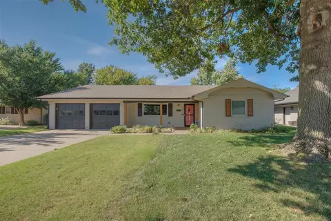3029 Berkshire Way, The Village, OK 73120