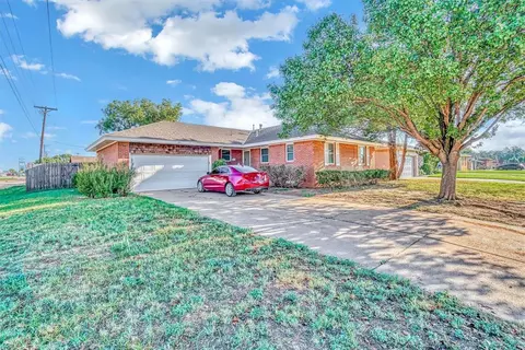 101 Cameron Dr, Altus, OK 73521