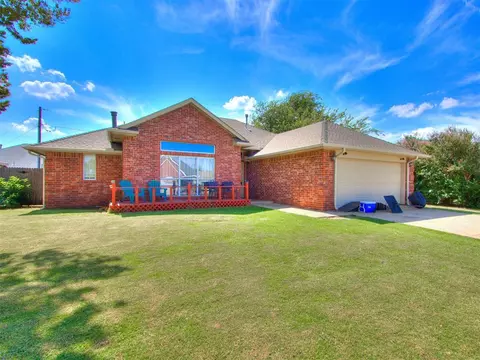3925 Oakbrook Dr, Del City, OK 73115