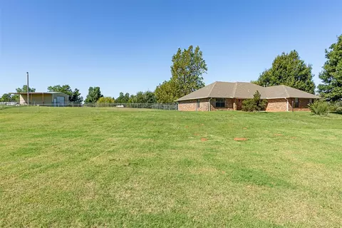 5914 Piper Ln, Tuttle, OK 73089 photo 2