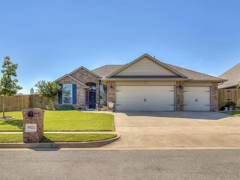 9924 NW 143rd St, Yukon, OK 73099