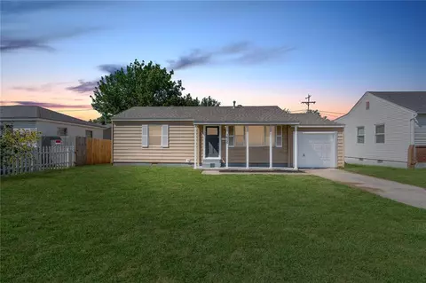 1605 Sandra Dr, Midwest City, OK 73110
