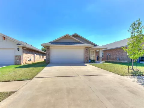 11524 SW 8th Cir, Yukon, OK 73099