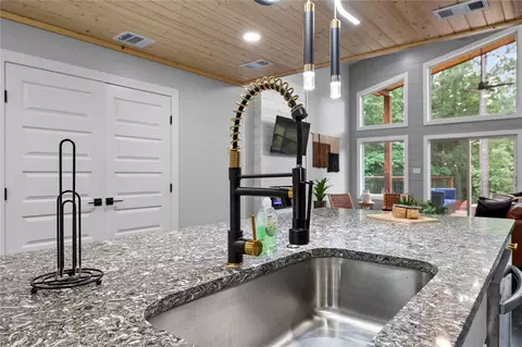 204 Secluded Cir, Broken Bow, OK 74728 photo 7