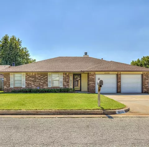 10448 Glascow Dr, Yukon, OK 73099