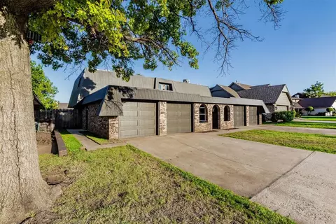9328 Lansbrook Ln, Oklahoma City, OK 73132