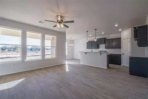 1208 Coffey Dr, Perry, OK 73077 photo 4