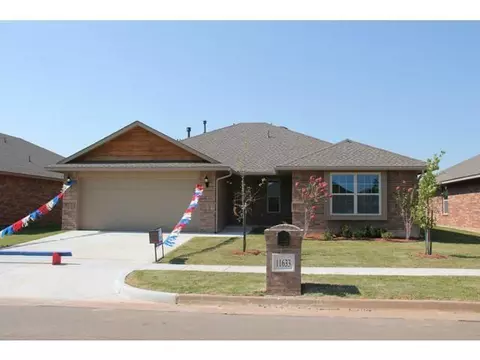 11633 SW 10th St, Yukon, OK 73099