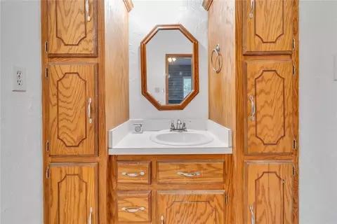 24 E Kirk St, Shawnee, OK 74801 photo 16