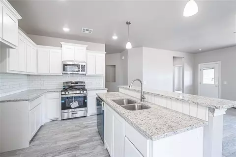 1206 Coffey Dr, Perry, OK 73077 photo 8