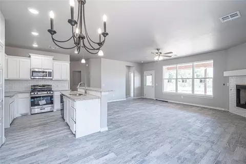 1206 Coffey Dr, Perry, OK 73077 photo 6