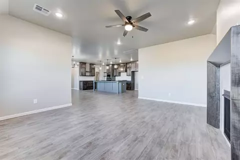 2425 Creekview Trl, Moore, OK 73160 photo 5
