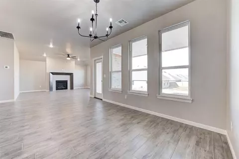 2425 Creekview Trl, Moore, OK 73160 photo 10