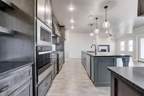 2425 Creekview Trl, Moore, OK 73160 photo 15