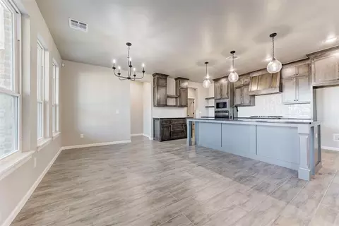 2425 Creekview Trl, Moore, OK 73160 photo 8