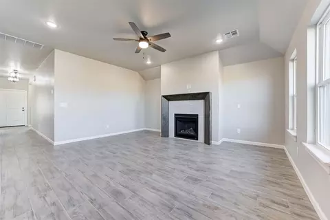 2425 Creekview Trl, Moore, OK 73160 photo 4