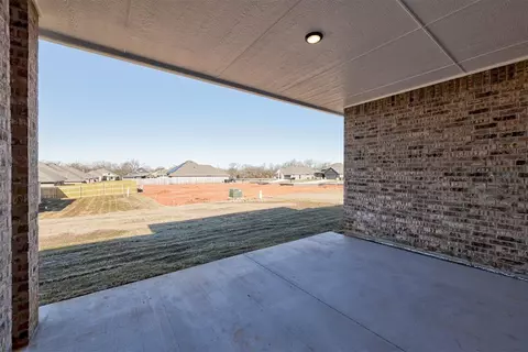 2425 Creekview Trl, Moore, OK 73160 photo 45