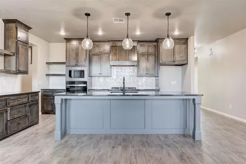 2425 Creekview Trl, Moore, OK 73160 photo 12
