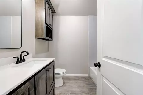 2425 Creekview Trl, Moore, OK 73160 photo 35