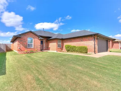 2331 Apple Way, Midwest City, OK 73130