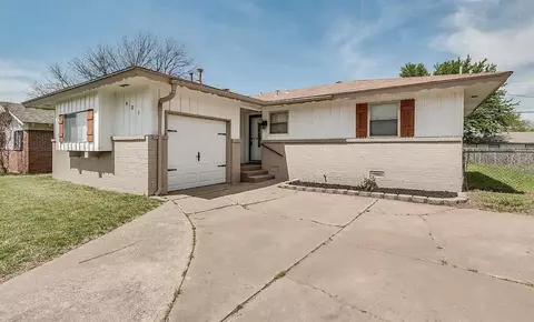 921 W Rulane Dr, Midwest City, OK 73110