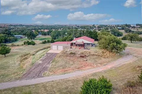 21251 E 990 Rd, Foss, OK 73647