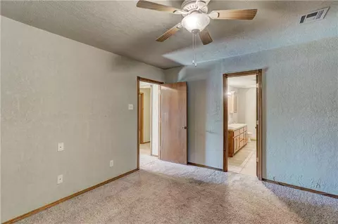 1106 E Floyd Ave, Apache, OK 73006 photo 9