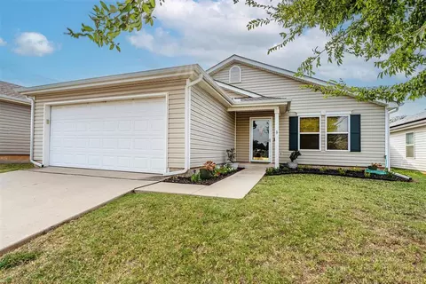 2500 Waterleaf Dr, Norman, OK 73069