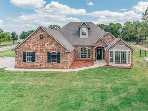 5700 Sun Perch Dr, Newalla, OK 74857