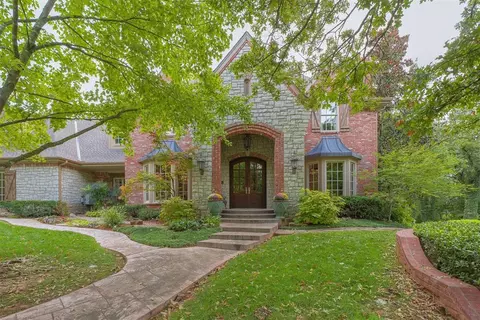 3900 Red Deer Xing, Edmond, OK 73034