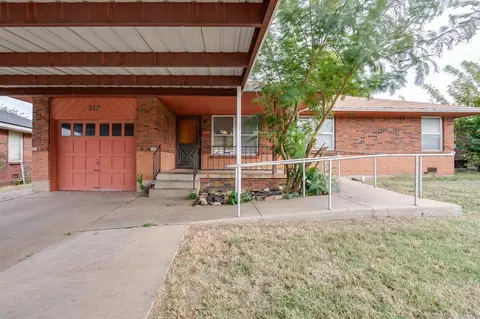 317 W Coe Dr, Midwest City, OK 73110
