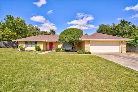 11705 Sandy Cir, Yukon, OK 73099