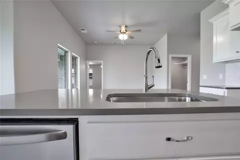 809 Halley Dr, Moore, OK 73160 photo 7