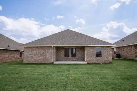 809 Halley Dr, Moore, OK 73160 photo 24