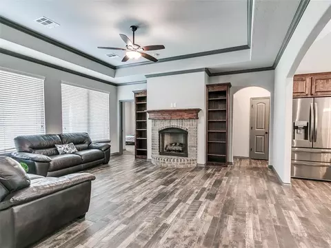 224 Springtree Dr, Harrah, OK 73045 photo 3