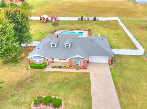 104 Siara Dr, Shawnee, OK 74804