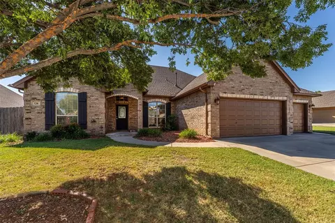 136 Landon Dr, Edmond, OK 73013