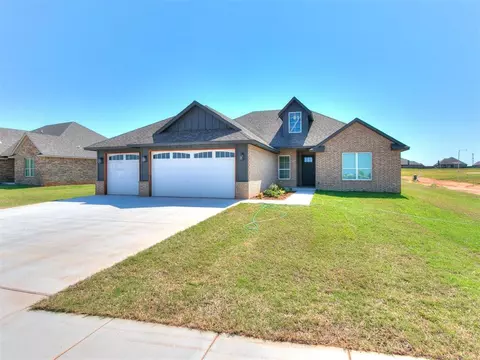 1218 Deer Ridge Blvd, Tuttle, OK 73089