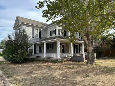 321 W Filmore St, Mangum, OK 73554