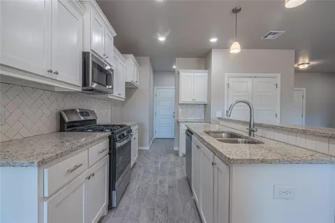 1204 Coffey Dr, Perry, OK 73077 photo 9