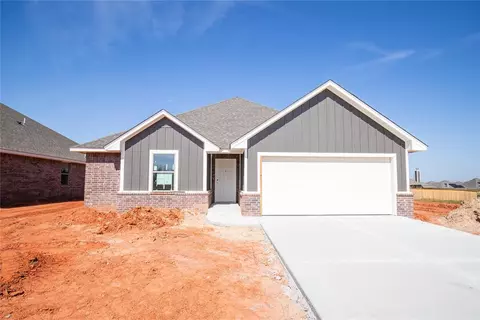 817 Halley Dr, Moore, OK 73160 photo 2