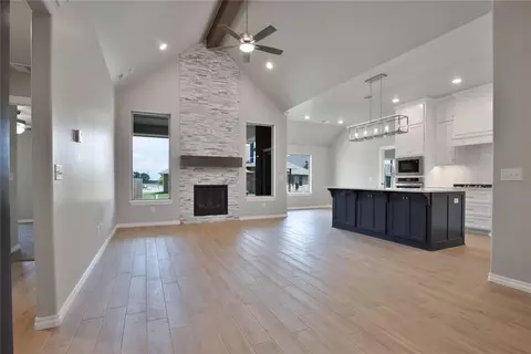 3012 Crossover Ct, Moore, OK 73160