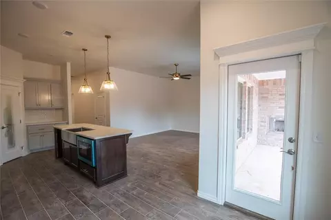 3008 Crossover Ct, Moore, OK 73160 photo 6