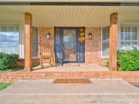 9105 Lansbrook Ln, Oklahoma City, OK 73132